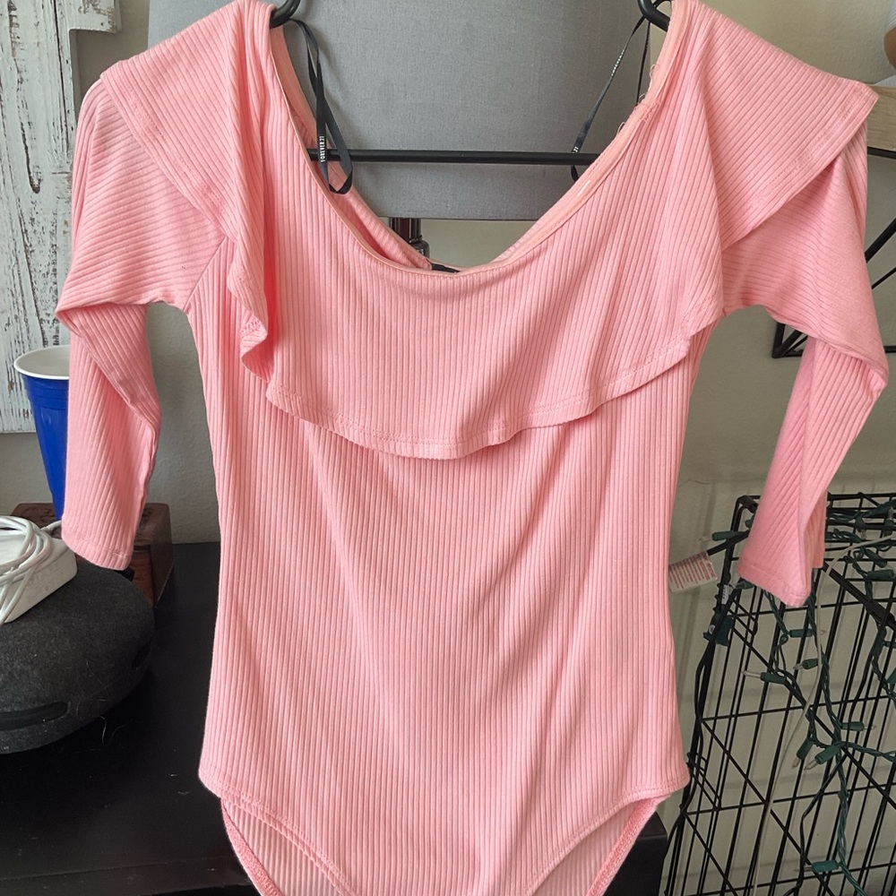 Half sleeve body suit FOREVER 21 NEVER WORN